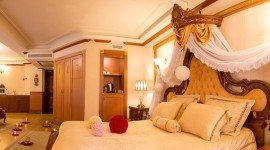 هتل قصر طلایی مشهد 